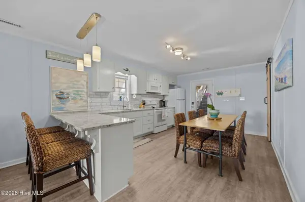 1915 N Shore DR, Surf City, NC 28445