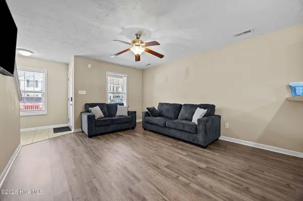 307 Glen Cannon DR, Jacksonville, NC 28546