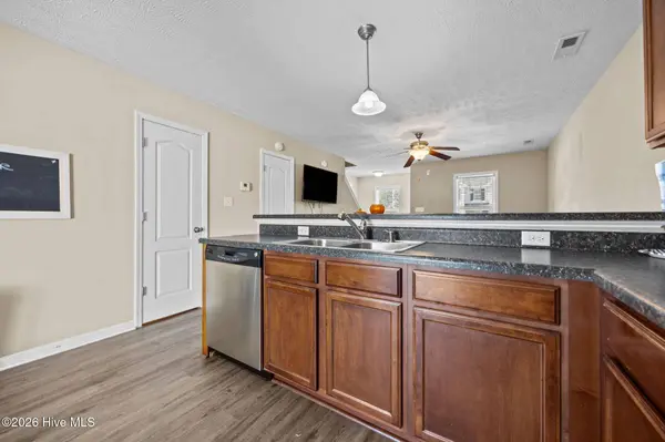 307 Glen Cannon DR, Jacksonville, NC 28546