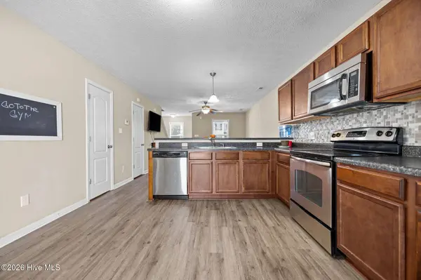 307 Glen Cannon DR, Jacksonville, NC 28546