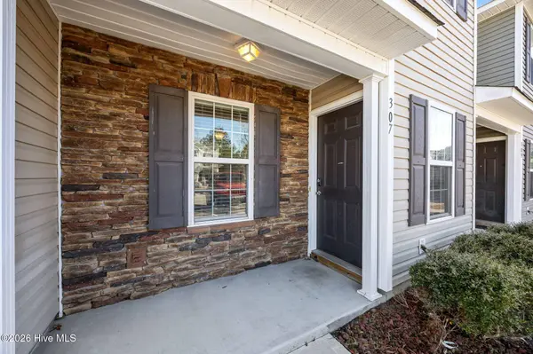 307 Glen Cannon DR, Jacksonville, NC 28546