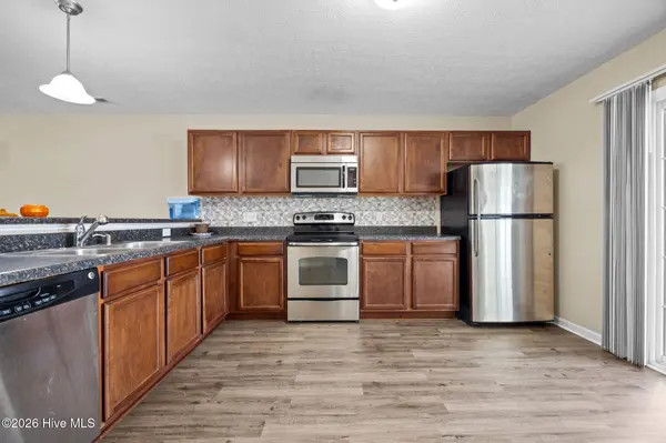 307 Glen Cannon DR, Jacksonville, NC 28546