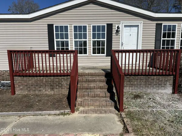 327 Cypress Knoll DR, Richlands, NC 28574