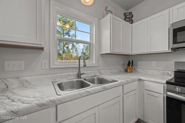 2031 Folkstone Woods LN, Holly Ridge, NC 28445