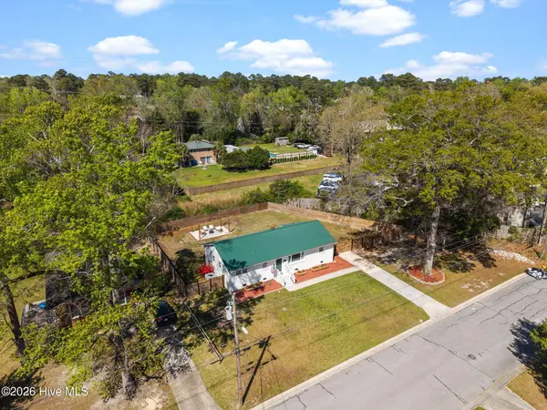 209 Puller DR, Jacksonville, NC 28540