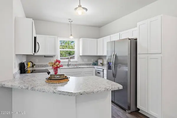 2029 Folkstone Woods LN, Holly Ridge, NC 28445
