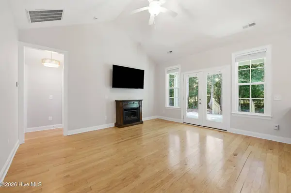 317 Doral DR, Hampstead, NC 28443