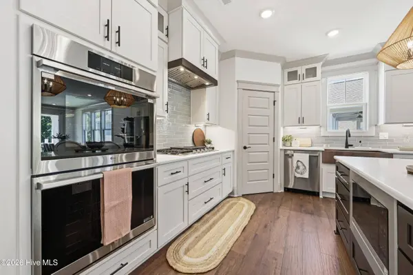 611 Moss Lake LN, Holly Ridge, NC 28445