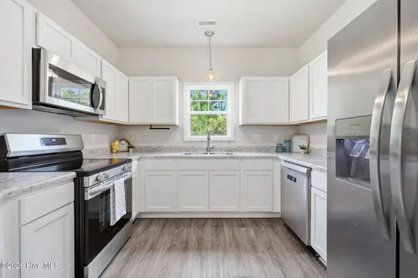 2029 Folkstone Woods LN, Holly Ridge, NC 28445