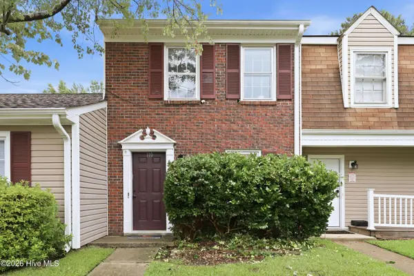 110 Palace CIR