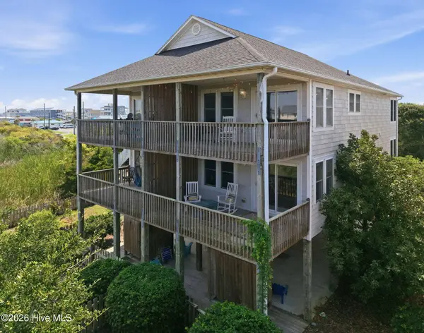 421 N New River DR #A, Surf City, NC 28445
