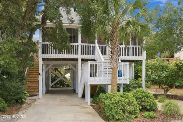 11 Shell CT, Surf City, NC 28445