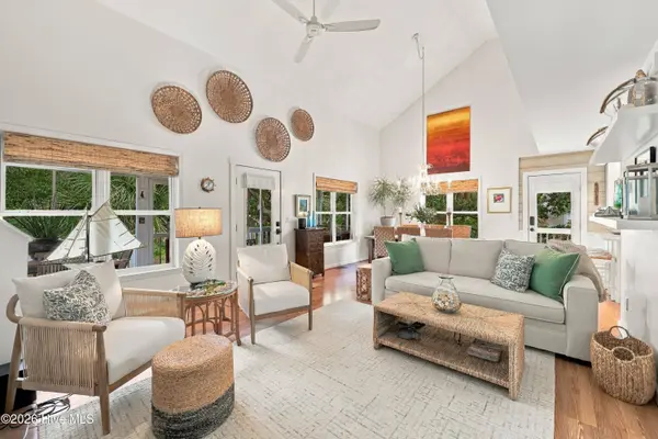 11 Shell CT, Surf City, NC 28445