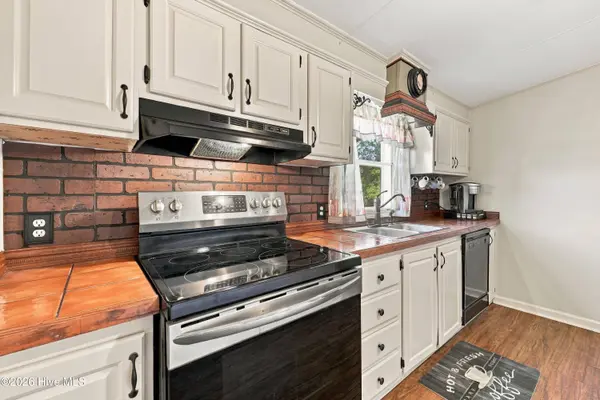 683 Bay Harbor DR, Hampstead, NC 28443