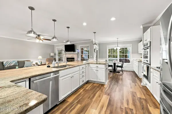 323 S Belvedere DR, Hampstead, NC 28443