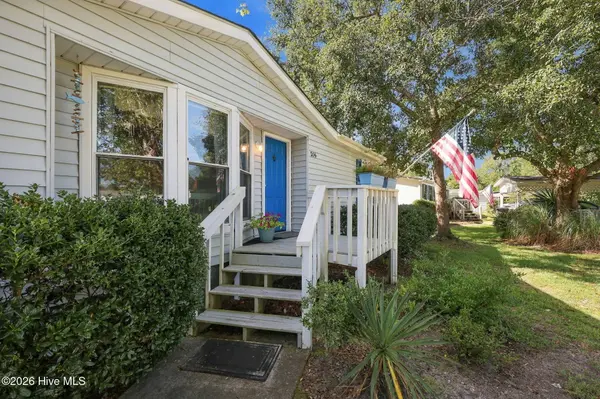 206 Champion DR, Hampstead, NC 28443