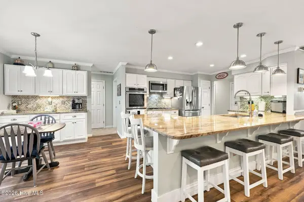 323 S Belvedere DR, Hampstead, NC 28443