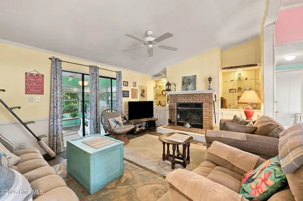 206 Champion DR, Hampstead, NC 28443