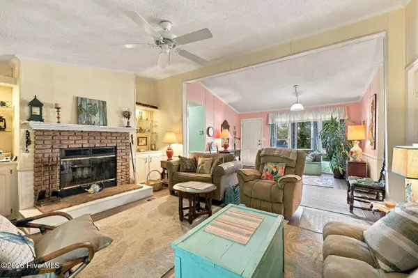 206 Champion DR, Hampstead, NC 28443
