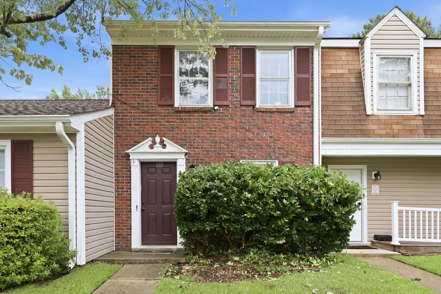 110 Palace Cir, Jacksonville, NC 28546-7239