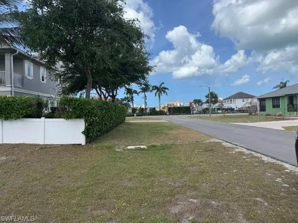 508 105th AVE N, Naples, FL 34108