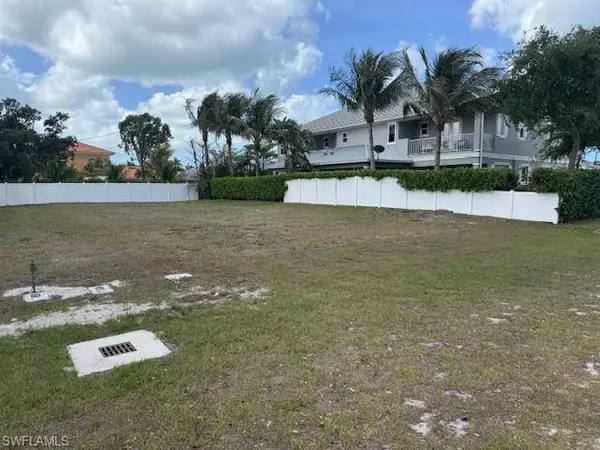 508 105th AVE N, Naples, FL 34108