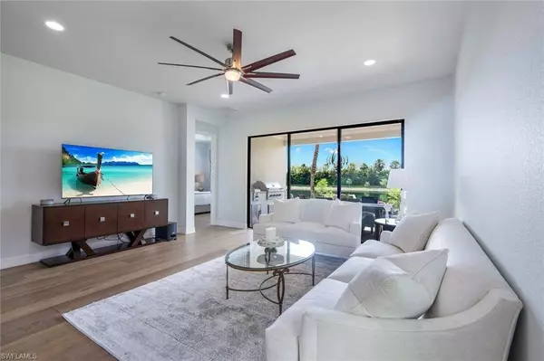 13339 Silktail DR, Naples, FL 34109