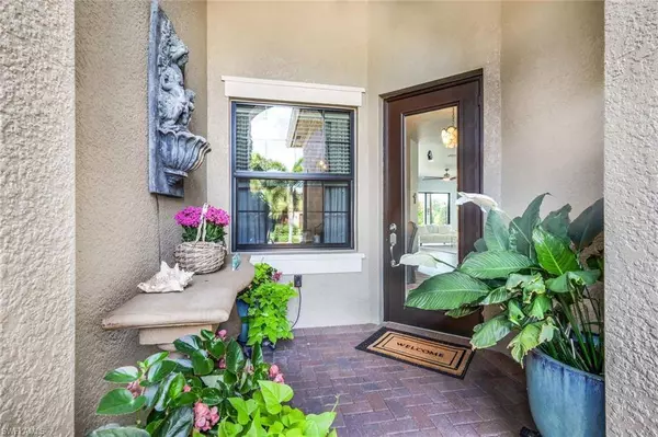 13339 Silktail DR, Naples, FL 34109