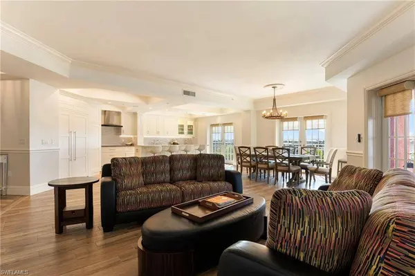 451 Bayfront PL #5407, Naples, FL 34102