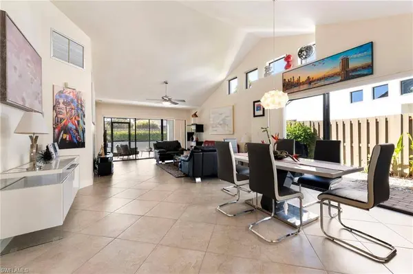 515 Beachwalk CIR, Naples, FL 34108