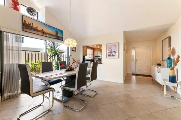 515 Beachwalk CIR, Naples, FL 34108