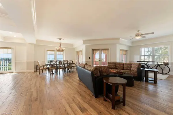 451 Bayfront PL #5407, Naples, FL 34102