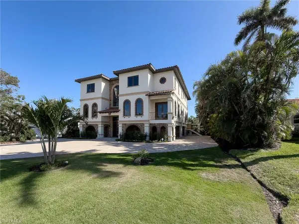 200 S Golf DR, Naples, FL 34102