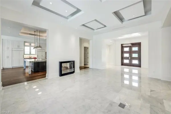 605 Galleon DR, Naples, FL 34102