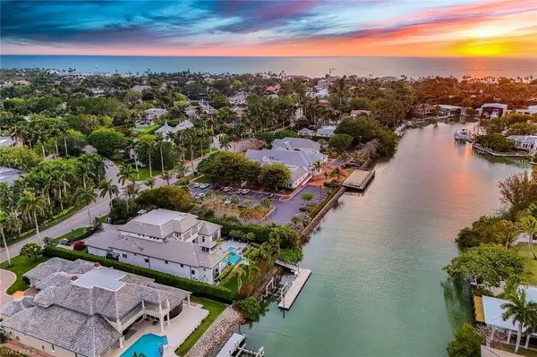 605 Galleon DR, Naples, FL 34102