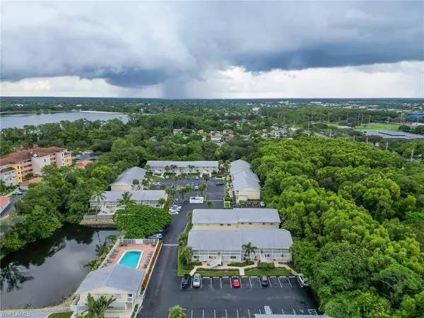 4625 Bayshore DR #D7, Naples, FL 34112