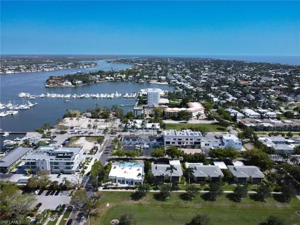 618 12th AVE S #618, Naples, FL 34102