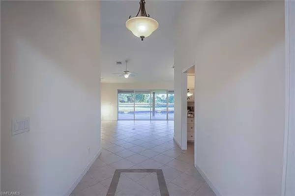 25151 Bay Cedar DR, Bonita Springs, FL 34134