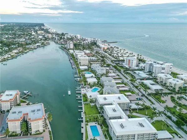 505 Harbour DR, Naples, FL 34103