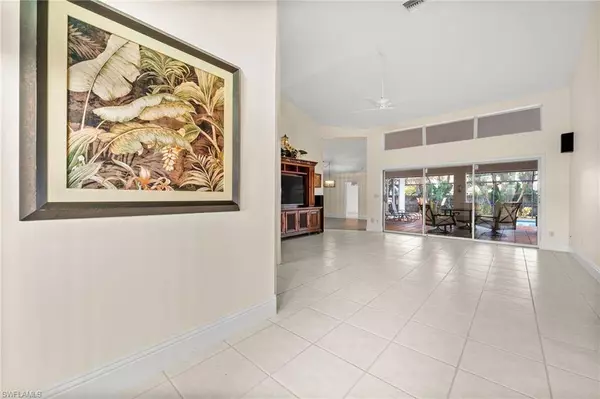 544 Roma CT, Naples, FL 34110