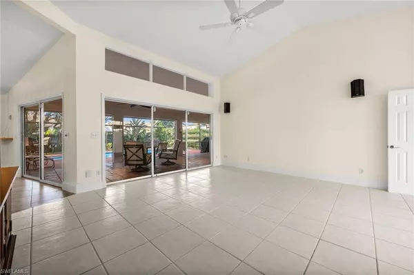 544 Roma CT, Naples, FL 34110