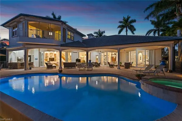 8812 Muirfield DR, Naples, FL 34109