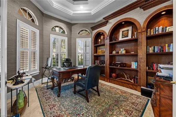 8812 Muirfield DR, Naples, FL 34109