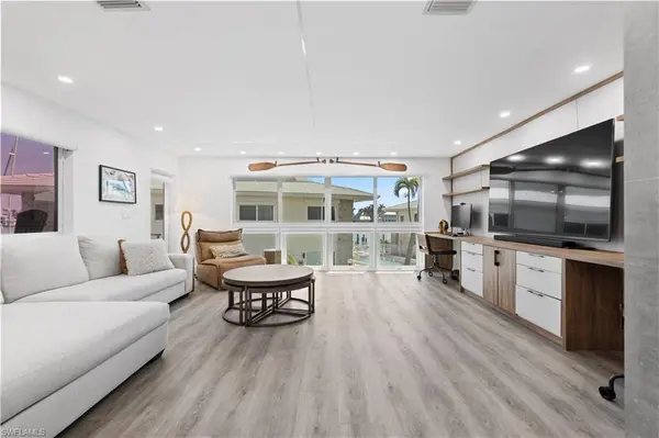 2500 Gulf Shore BLVD N #N7, Naples, FL 34103