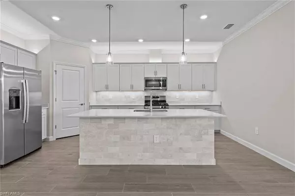 19402 Hinkley DR, Estero, FL 33928