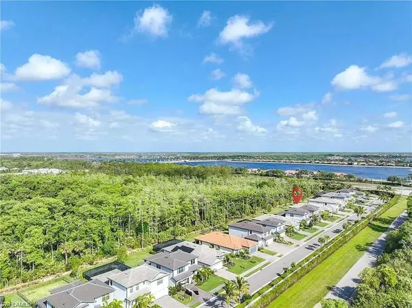 10367 Ventana LN, Naples, FL 34120