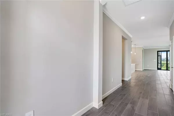 19390 Hinkley DR, Estero, FL 33928