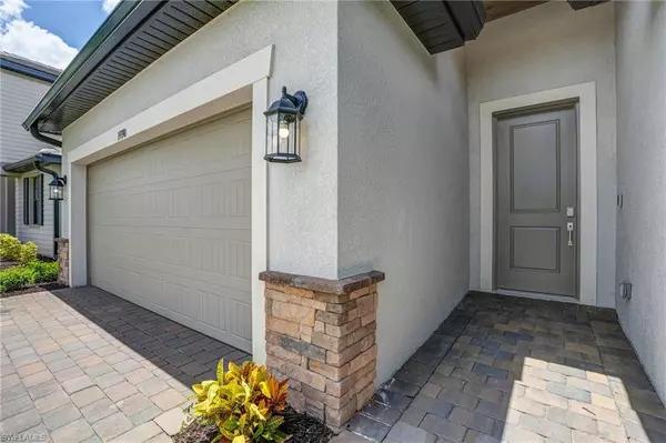 19390 Hinkley DR, Estero, FL 33928