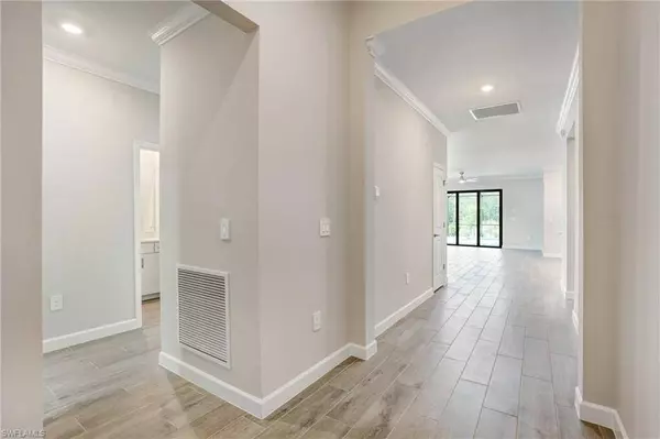 19282 Hinkley DR, Estero, FL 33928