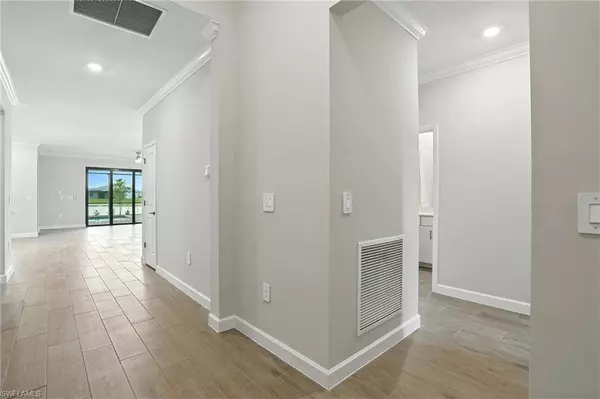 19105 Hinkley DR, Estero, FL 33928